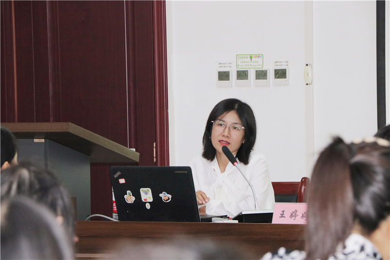 四、團市委黨支部專職副書記、組織部負責人王婷婷授課.jpg